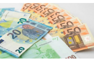 O femeie a găsit 16.800 de euro lângă o clinică din Piatra-Neamț. Cine este bărbatul care i-a pierdut
