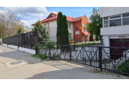Doi copii de 3 ani au dispărut de la o grădiniță din Vaslui, însă reprezentanții unității școlare nu au alertat inițial poliția. O femeie i-a găsit, după aproape două ore, singuri pe stradă