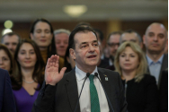 „Foarte mulţi oameni bine pregătiţi nu intră în politică, pentru că au percepţia că aceasta este o mizerie”