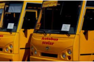 Autovehiculele şcolare nu pot transporta decât elevi şi profesori