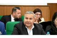 Scandal de corupție în administrația locală din Vaslui: Consilier județean și fiii săi, arestați pentru camătă și șantaj