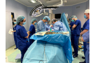   Medici din Iaşi şi din SUA au stat mai bine de 10 ore în sala de operaţii de la IRO