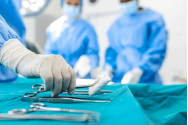 Operaţie inedită de reconstrucţie mamară, realizată la Iași de medici români şi americani