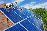 Peste trei sferturi dintre români vor să-și instaleze panouri solare sau pompe de căldură