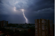 Meteorologii au actualizat codurile de vreme rea. Vântul va sufla cu putere în aceste zone din țară