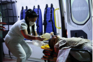 Zeci de copii mutilați pe viață, la Iași. Medicii cer autorităților interzicerea petardelor