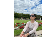 „Tinerii simt că literatura este o poveste vie care se scrie cu ei și despre ei și asta îi deschide ca oameni”