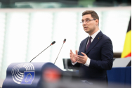 Victor Negrescu combate 'aberațiile extremiste': România e în UE și NATO pentru propriul interes