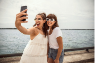   Selfie-urile, oglinda digitală a identității