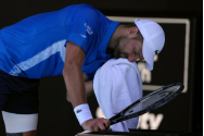 Șoc la Australian Open: Novak Djokovic s-a retras în timpul semifinalei