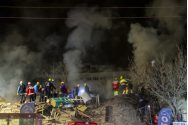 Un bloc din Turcia s-a prăbușit. CInci persoane au fost prinse sub dărâmături
