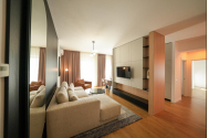 Spațiu și lumină – punctele forte ale unui apartament nou și modern 