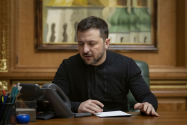 Zelenski: 'Nu vreau să fiu în istorie persoana care l-a ajutat pe Putin să îmi ocupe ţara'