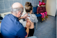 Antivacciniștii atacă. Rata vaccinării s-a prăbușit