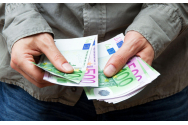 Piața muncii din România s-a rupt în două. Specialiștii în AI încasează euro, ospătarii numără lei
