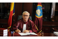 Fost președinte CCR: „Nu se respectă constituția și democrația!”