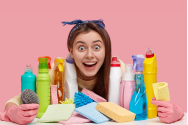 10 Produse de Curățenie Care Nu Trebuie să Îți Lipsească din Casă