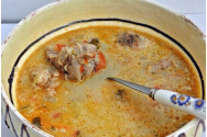 Ciorbă de os cu zeamă de varză, rețetă. Nu ai cum să o refuzi!