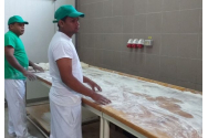 Localnicii din Ditrău CONTRAATACĂ. Petiţie către brutăria care a angajat sri-lankezi