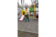 Parcurile de joacă, stropite cu dezinfectant!