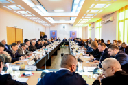 Şedinţă de Consiliu Judeţean cu medicul la uşă!