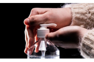 Gel dezinfectant la tine acasa: formule recomandate de OMS