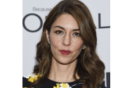 Sofia Carmina Coppola trece la regia unui serial online