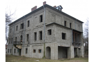 Monument istoric, lăsat de autorităţi să se degradeze! 