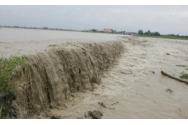 Cod portocaliu de inundatii pe raul Prut, pana joi noaptea