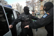Cum au fost PĂCĂLIȚI mai mulți afaceriști cu câteva milioane: DIICOT a destructurat rețeaua de infractori