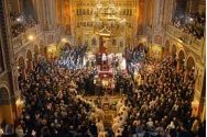 Doi ierarhi candidează pentru locul lăsat liber de Arhiepiscopul Pimen