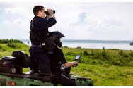 12 migranţi, între care trei copii, a fost descoperiți pe câmp, la frontiera cu Ungaria