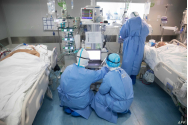 Medicii trag un semnal de alarmă - Ieşenii vin din concediu cu COVID!